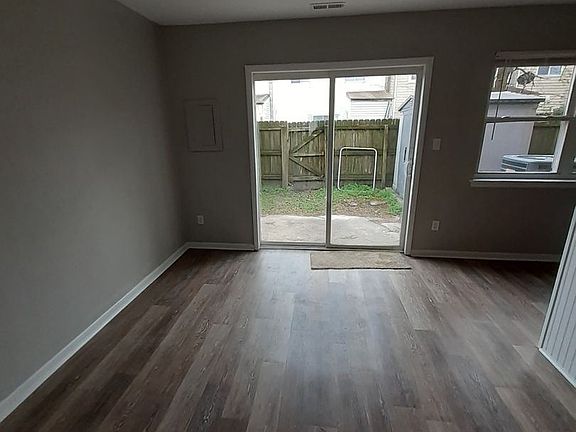 4th image of 5903 Blackpoole Ln