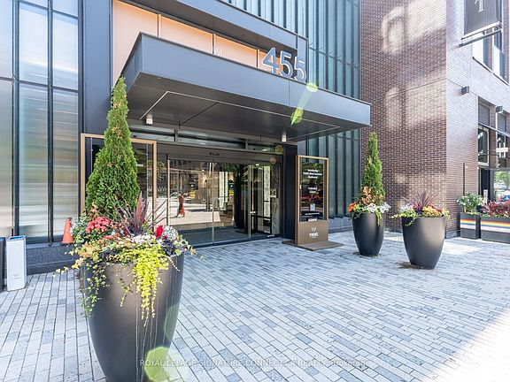 2nd image of 455 Wellington St W #402