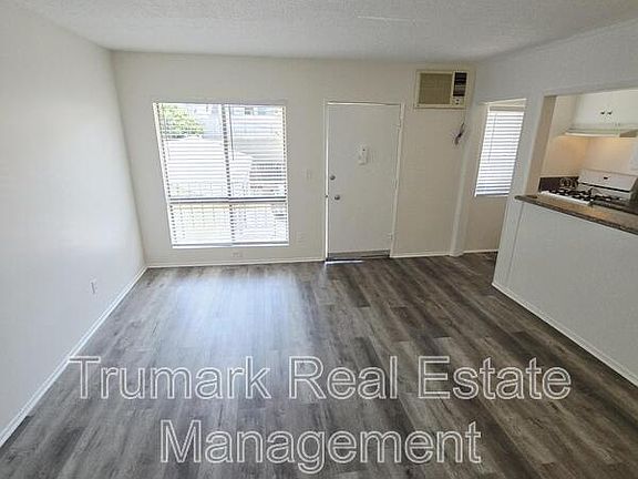 5th image of 1121 E Palmer Ave #4