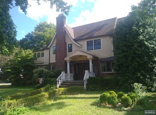 108 Merrison St, Teaneck, NJ 07666