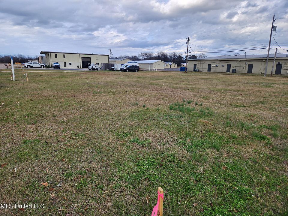 1st image of Pearl Park Plz