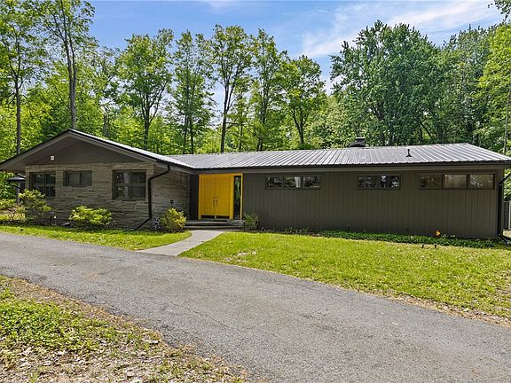 2nd image of 1455 Ayrault Rd