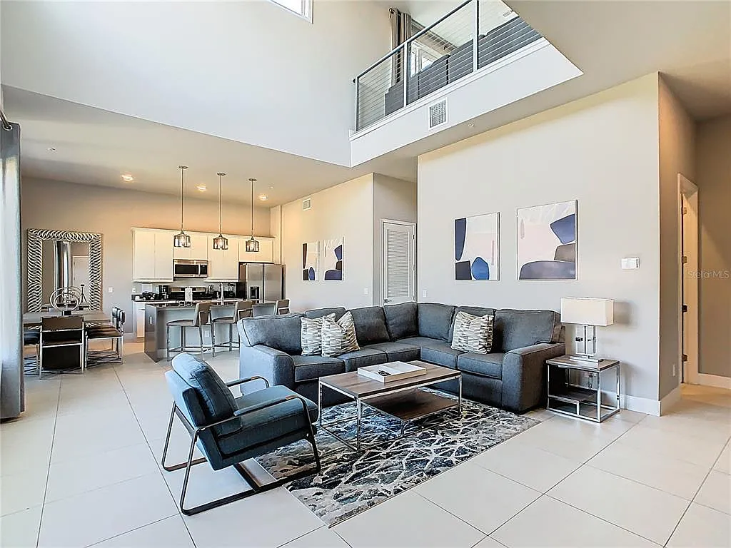 5 bed, 4.0 bath, 2630 sqft, $4,300 — Photo 4