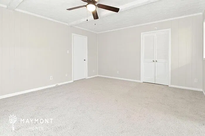 3 bed, 2.0 bath, 2160 sqft, $1,905 — Photo 3