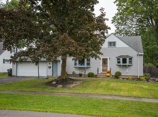 245 Berkshire Rd, Avon Lake, OH 44012