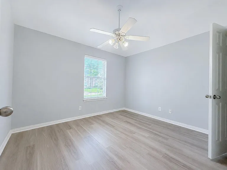 3043 Summercrest Dr — Photo 25