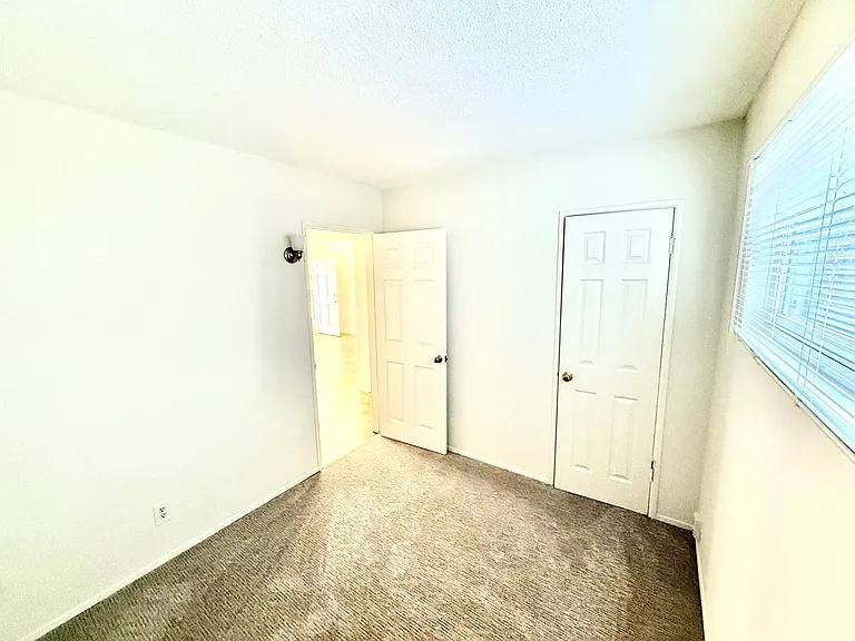 3923 Centre St #H — Photo 6