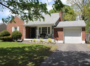 30 Miles Standish Rd, Schenectady, NY 12306