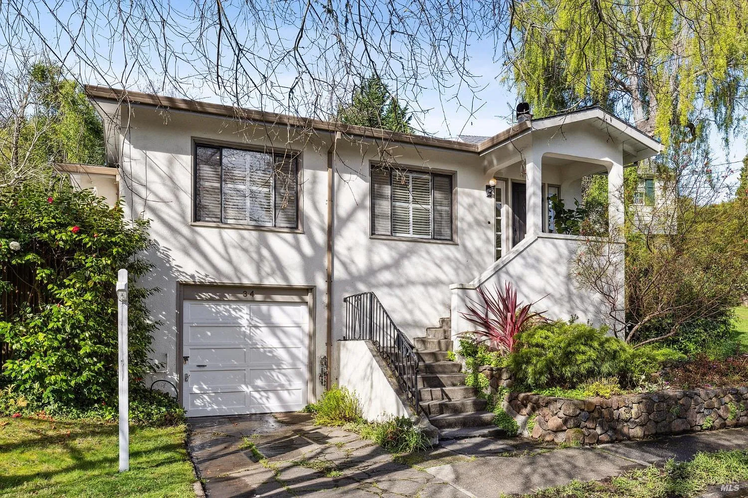34 Walnut Avenue photo 1