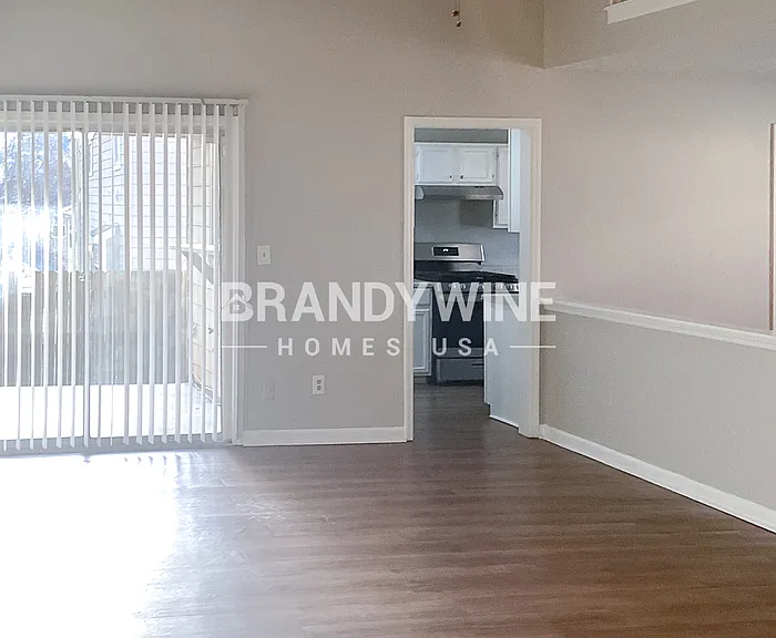 1964 Corners Cir — Photo 4