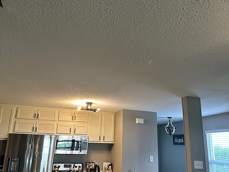 4557 Connaught Dr E — Photo 8