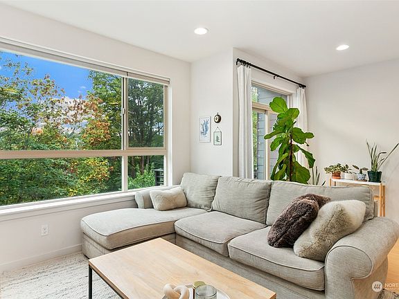 4th image of 5177 42nd Avenue S