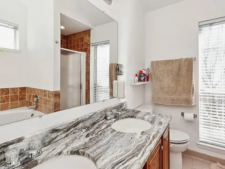 8308 Southern Oaks Ct — Photo 10
