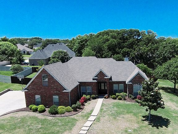 2nd image of 2202 Riverwood Dr