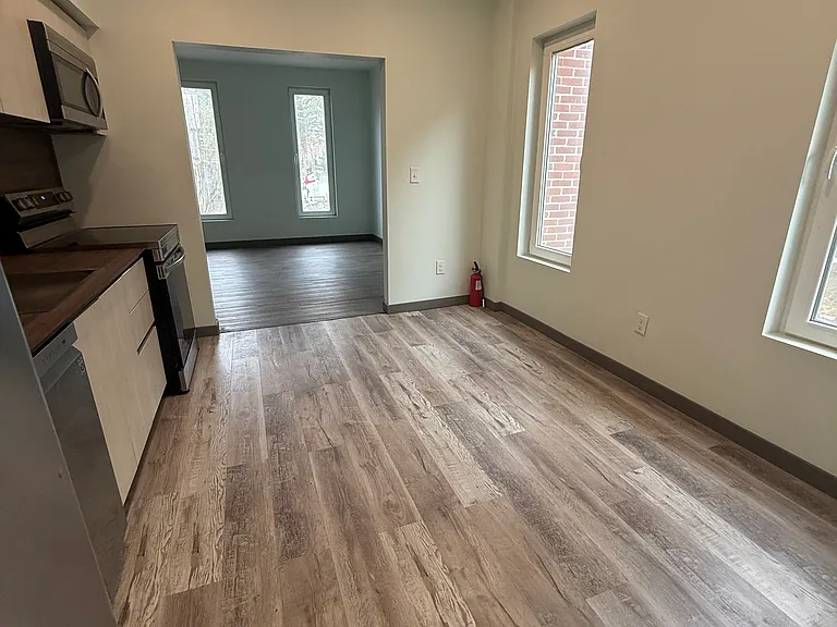255 Washington St #1 — Photo 2