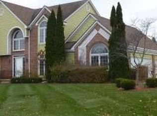 21833 Sheffield Dr, Farmington Hills, MI 48335