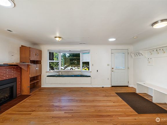 4th image of 18808 Ashworth Avenue N