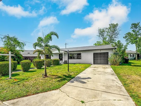 1026 Meadowlawn Dr N, Saint Petersburg, FL 33702