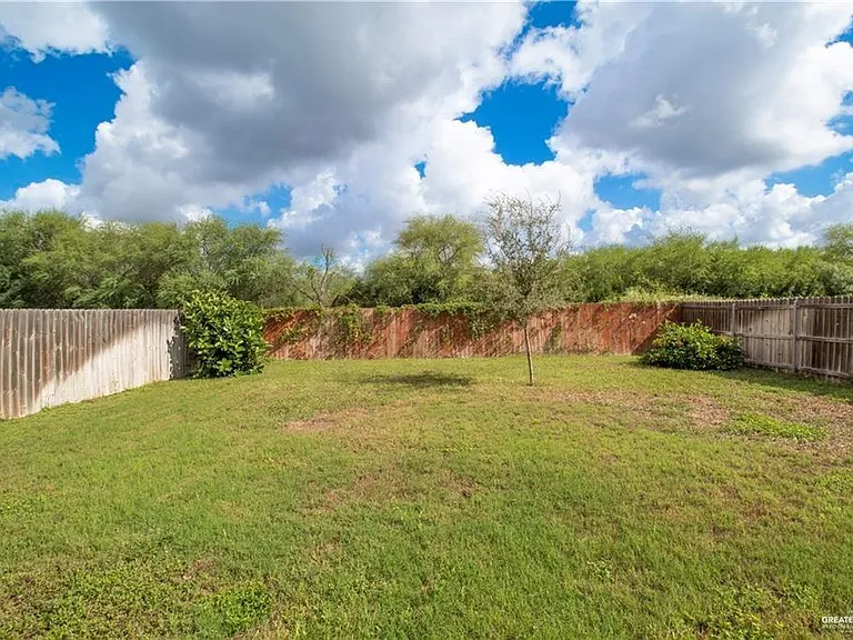 2901 E Imperial Oaks Dr — Photo 16
