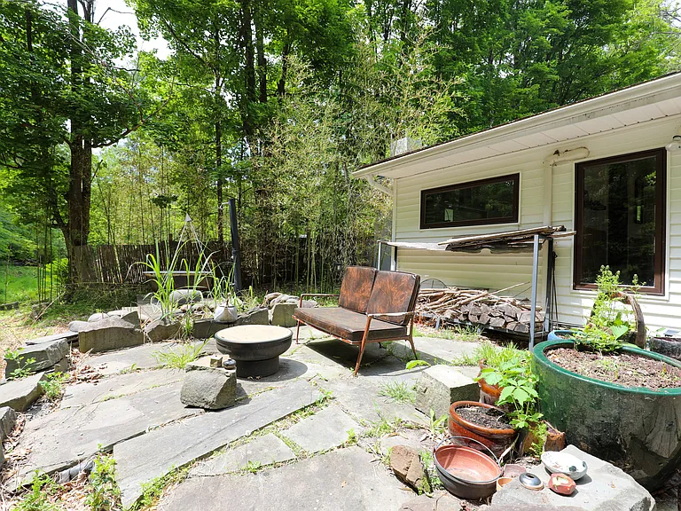10 Fitzsimmons Ln — Photo 27