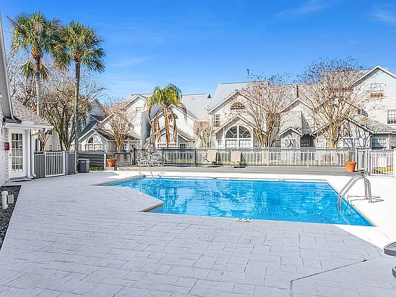 5th image of 12263 Armenia Gables Cir #12263