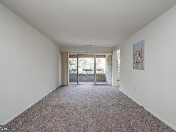 5th image of 430 Girard St APT 303