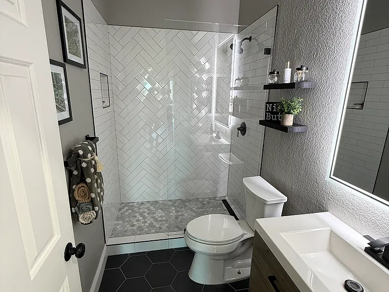 5330 Edgeview Dr — Photo 3