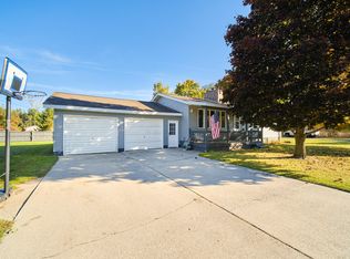 1546 5th Ave, Manistee, MI 49660