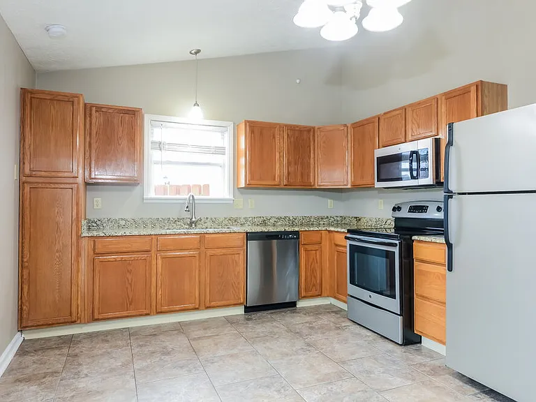748 Hollowood Ln — Photo 7