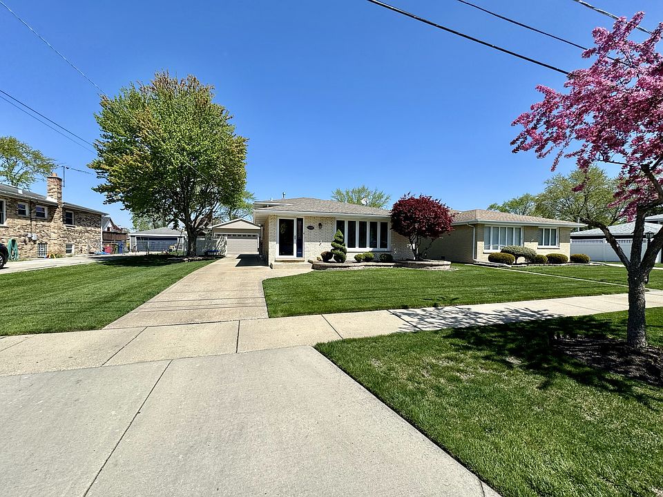 1st image of 6540 W 92nd St
