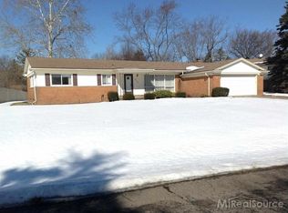 32176 Baintree Rd, Farmington Hills, MI 48334
