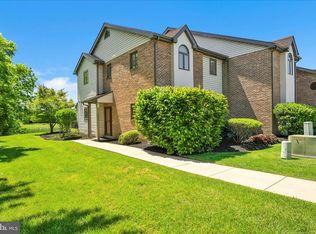 211 Black Oak Dr, Lancaster, PA 17602