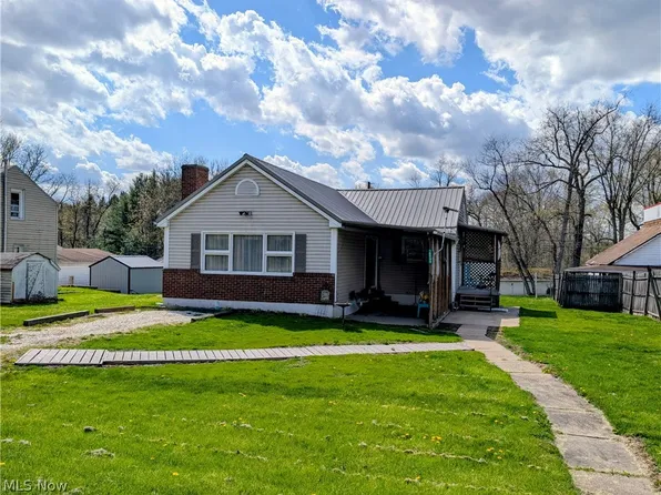 16599 Glenn St, East Liverpool, OH 43920