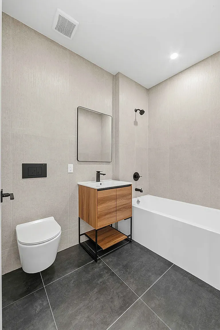 Building Photo - 105 Hawthorne St #6C