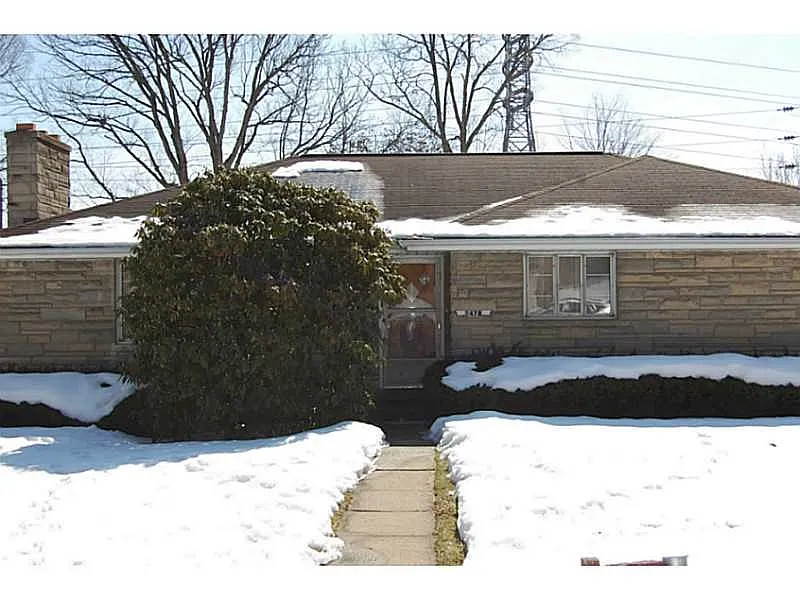 2478 Hampton Ave photo 1