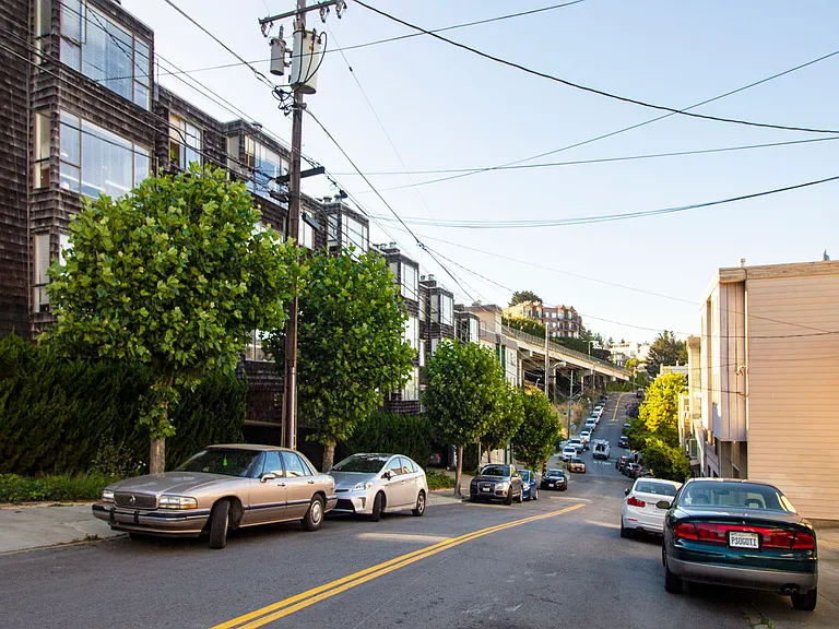 630 Grand View — Photo 4
