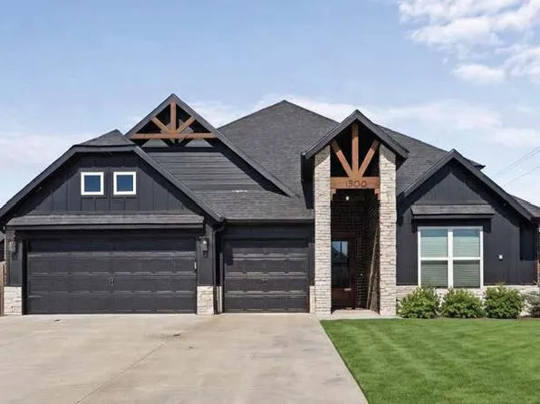 1300 Paragon Dr, Centerton, AR 72719