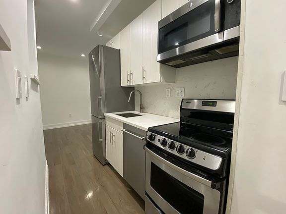 2nd image of 80 Delancey St APT 3D