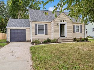 1047 27th St NE, Cedar Rapids, IA 52402
