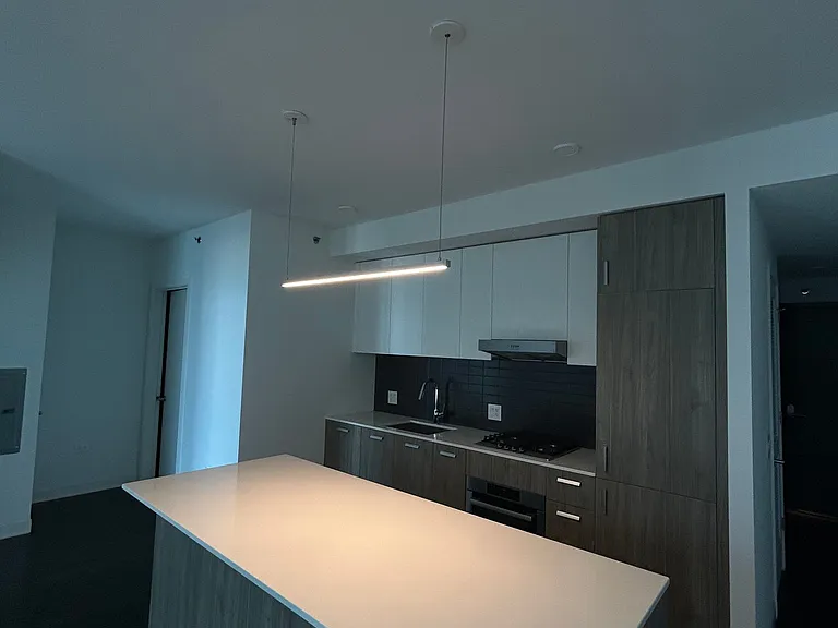 458 E Waterside Dr — Photo 2