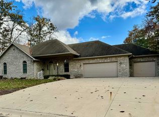 219 Woodland Trl, Hartford City, IN 47348