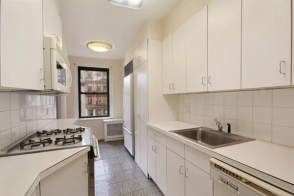 Sold by Corcoran | media 3