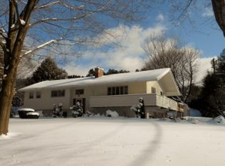 10 Hutchinson Ln, Cheshire, MA 01225