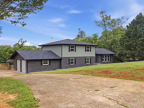 3rd image of 8178 Savannah Hills Dr
