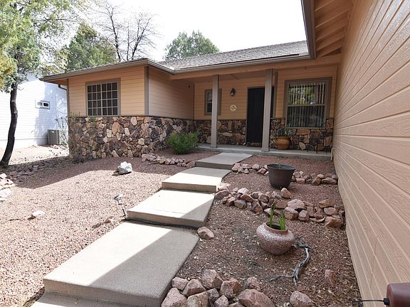 4th image of 503 N Wood Hill Rd