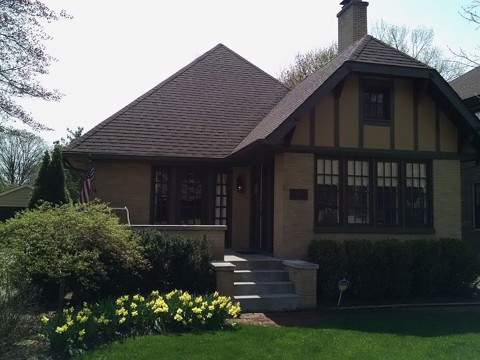 1st image of 125 E 51st St