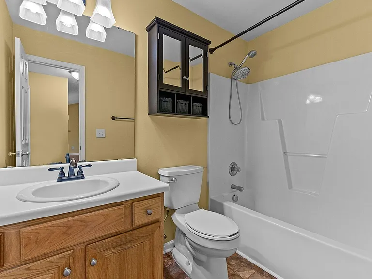 501 Rookwood Ct — Photo 13