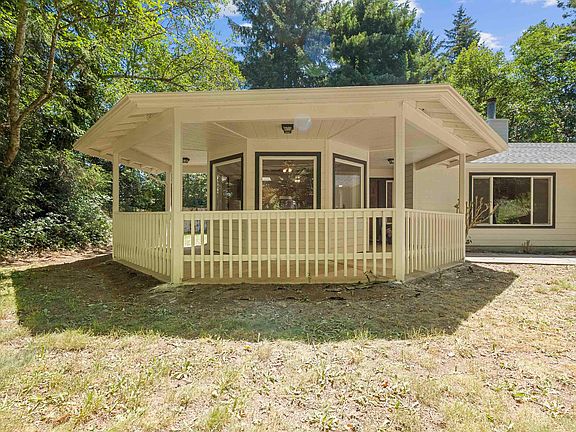 3rd image of 1353 Parkway Dr