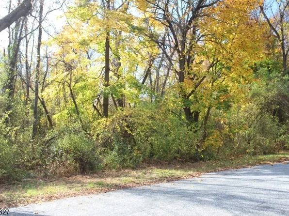 26 Adams St, Mansfield Twp., NJ 07865