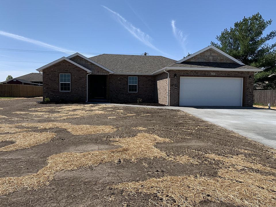 1st image of 680 Wright Dr